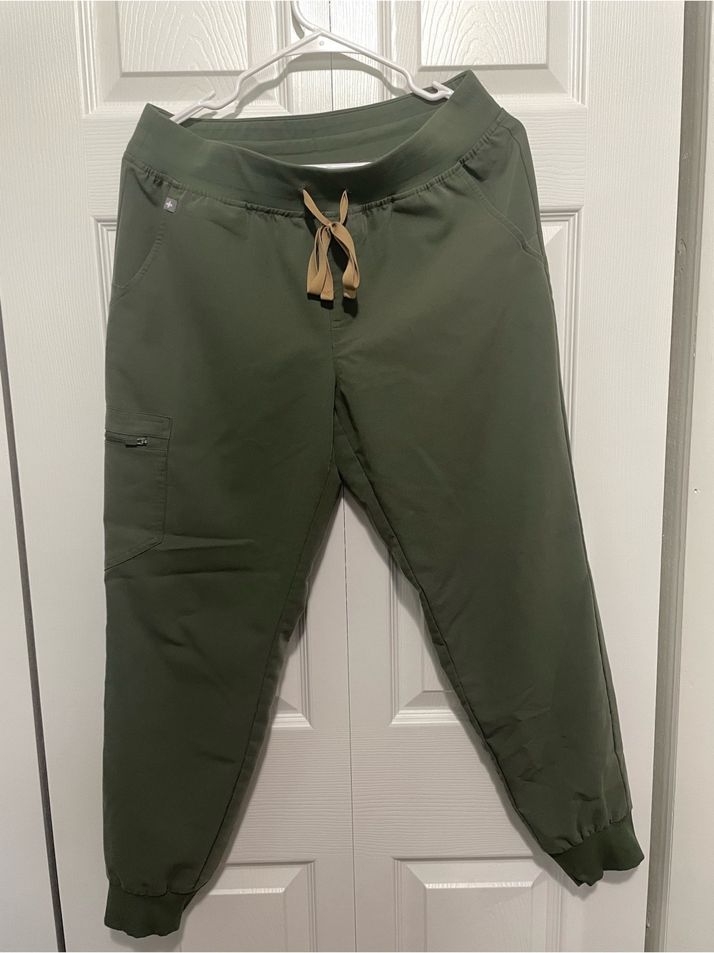 FIGS Zamora Jogger Scrub Pants Women’s Medium PETITE - Miss